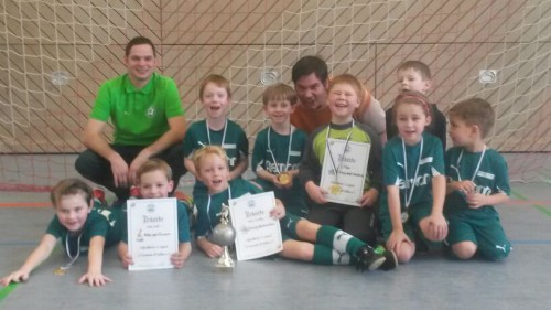 Bambinis gewinnen Turnier in Roßlau (mit Video 9m-Schiessen)