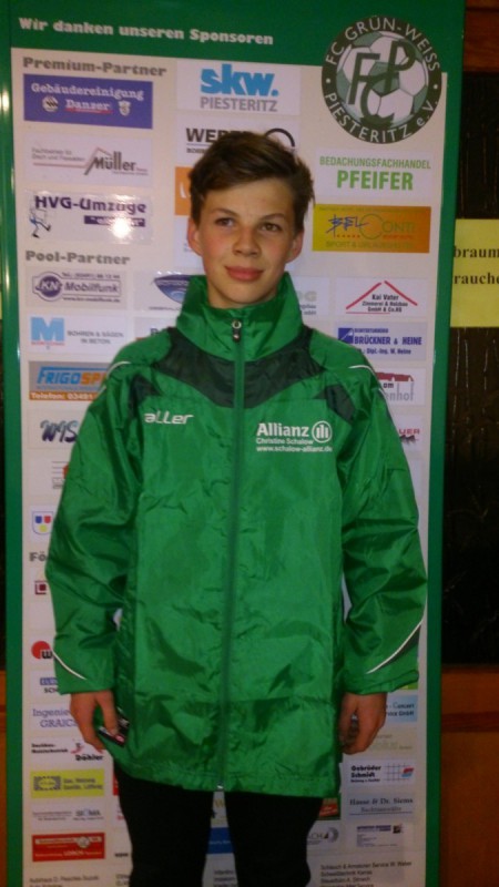 C-Jugend bekommt Regenjacken