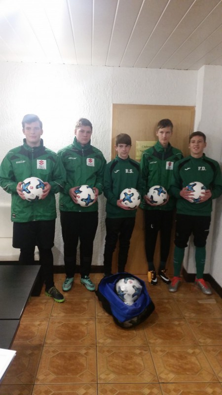 Neue Bälle für unsere B Junioren