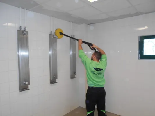 Arbeitseinsatz (neue Kabinen) 2014