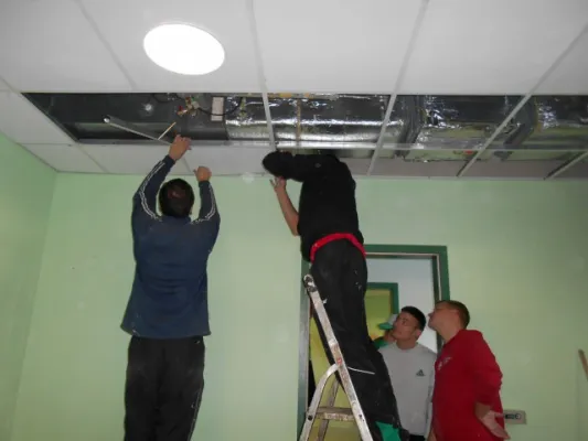 Arbeitseinsatz (neue Kabinen) 2014